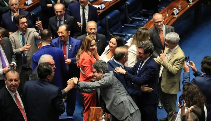 Cesta básica, combustível, serviços: o que muda com reforma tributária